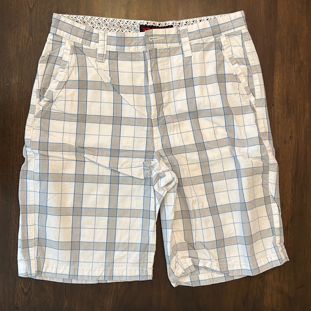 Hawk Shorts Waist 32
